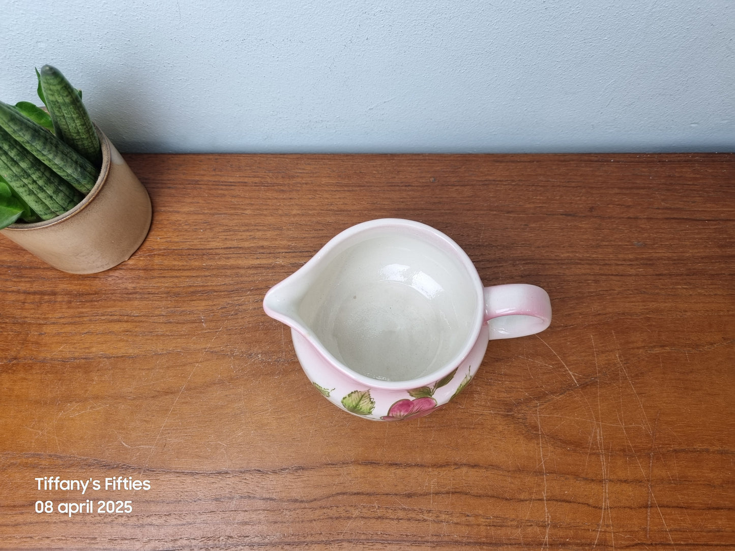 Melkkannetje Boch " Bercy" grote roos