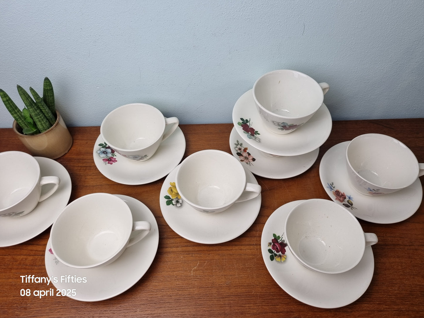 Kopje met schotel Boch " Miami" gebloemd