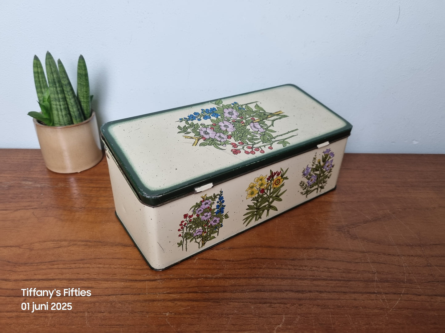 Vintage blikken doos Wildflowers