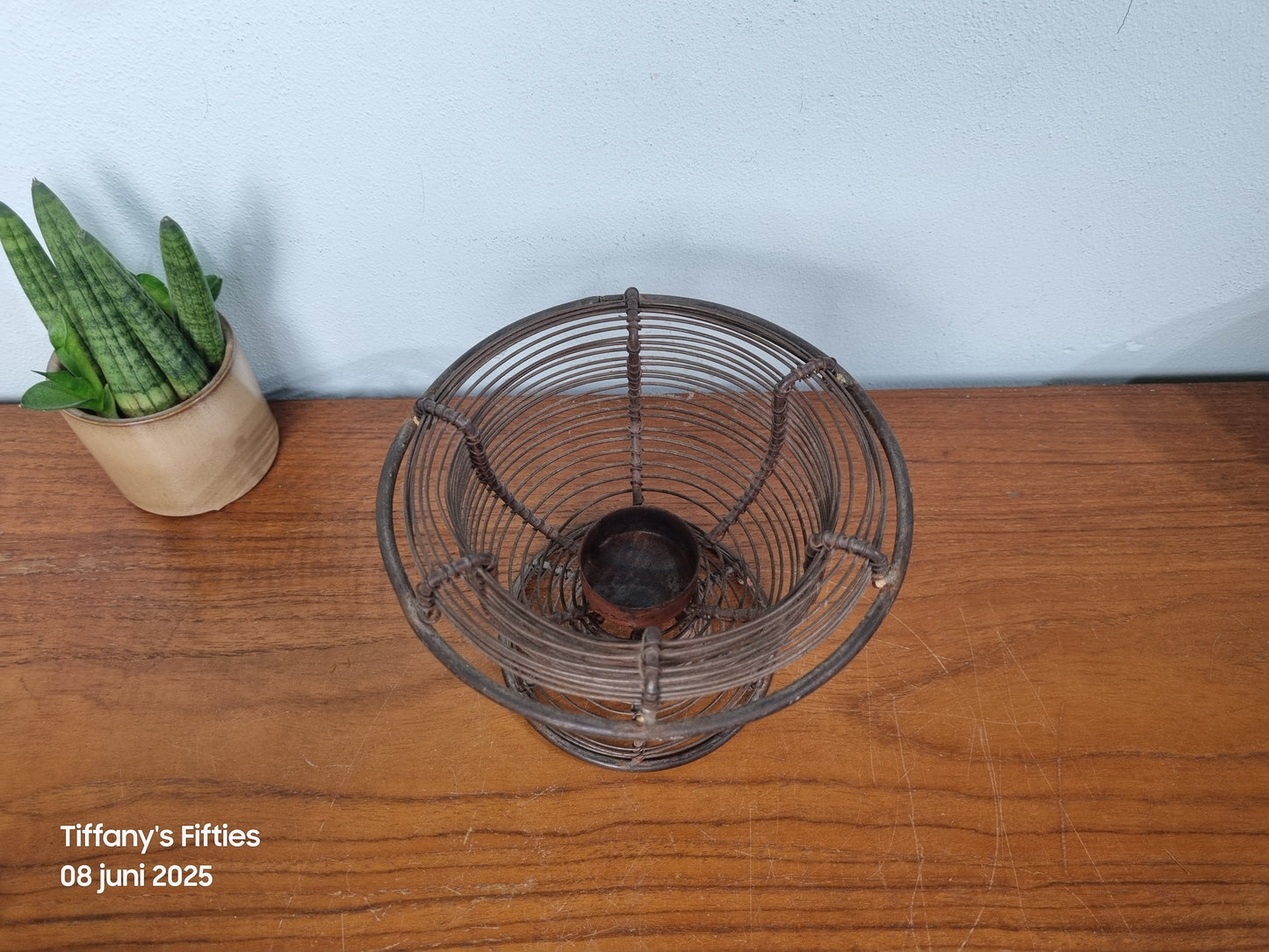 Brocante draadwerk theelichthouder