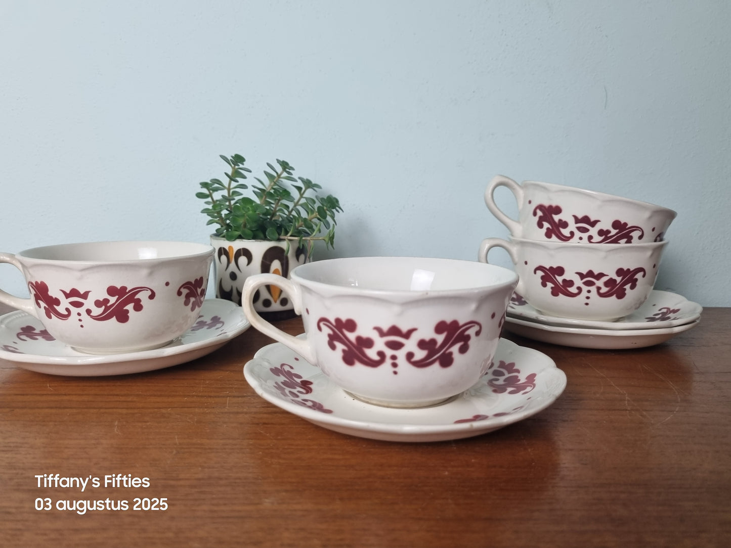 Kop-en-schotel Boch "Festival" Coronation rood