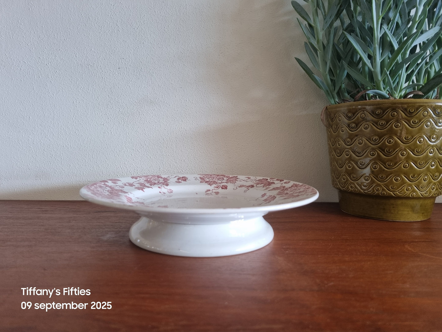 Taartschotel St Amand rode bloemen