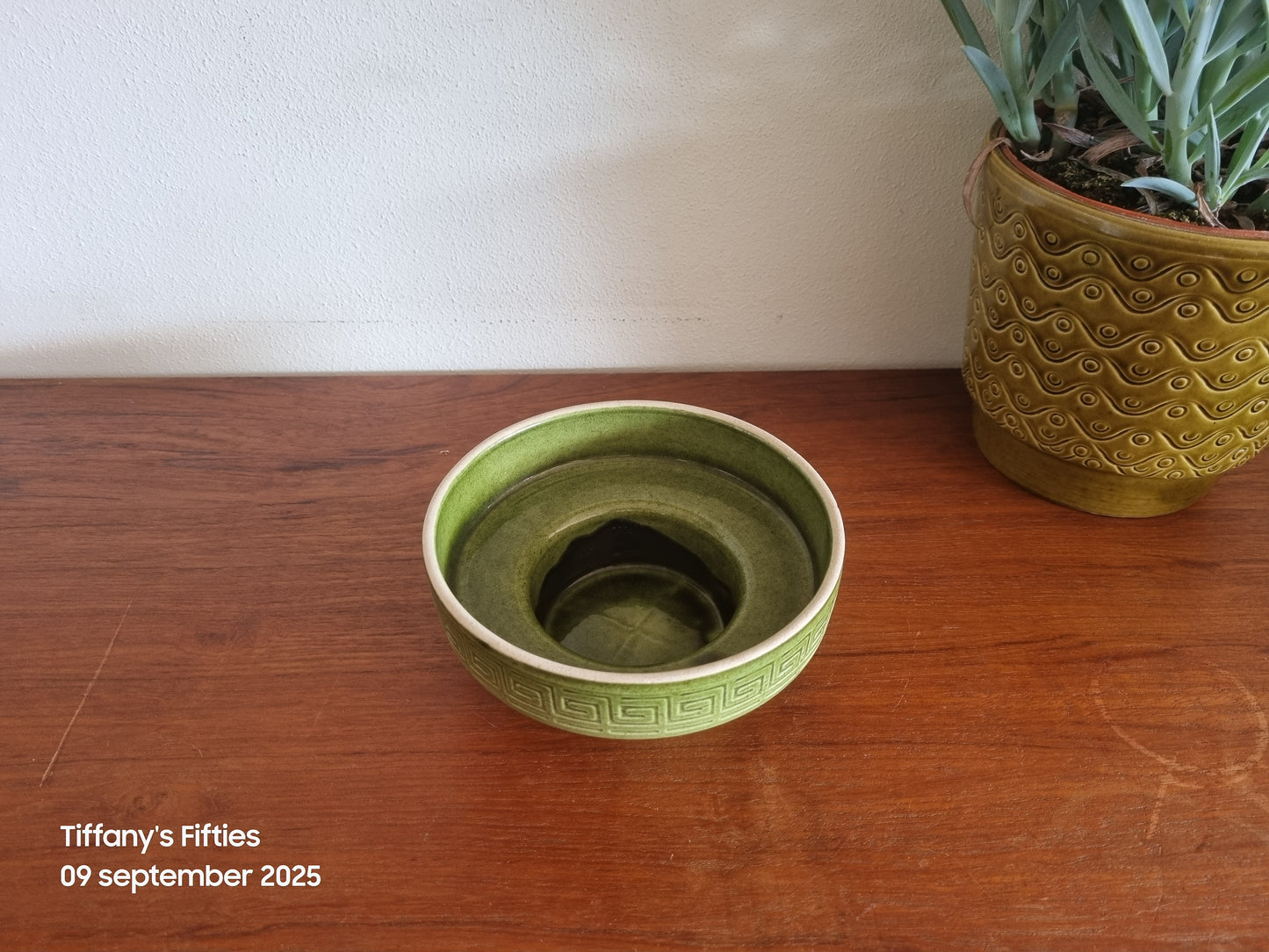 Plantenpotje groen met Grieks motief