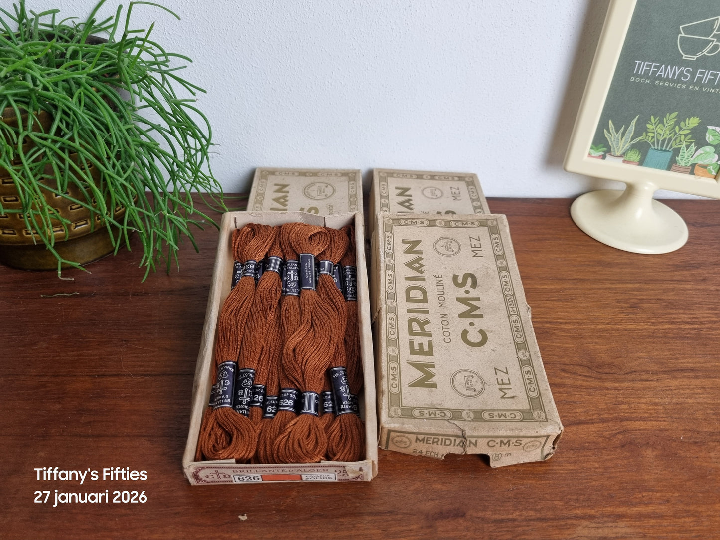 Vintage Meridian C.M.S. borduurgaren – doos met bruin garen nr. 626