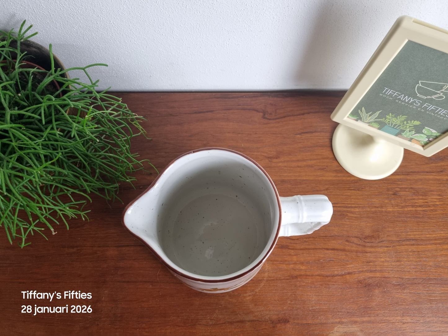 Schenkkan Bridgwood oranje bloem