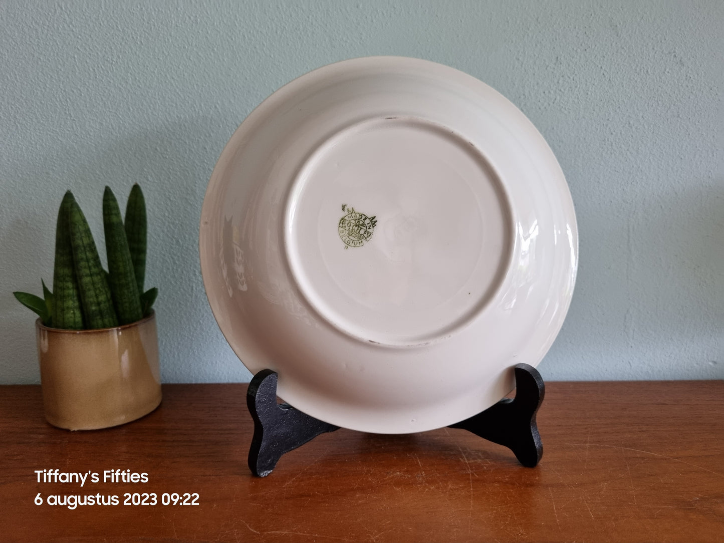 Diep bord Boch "Saturne" met retro bloemen