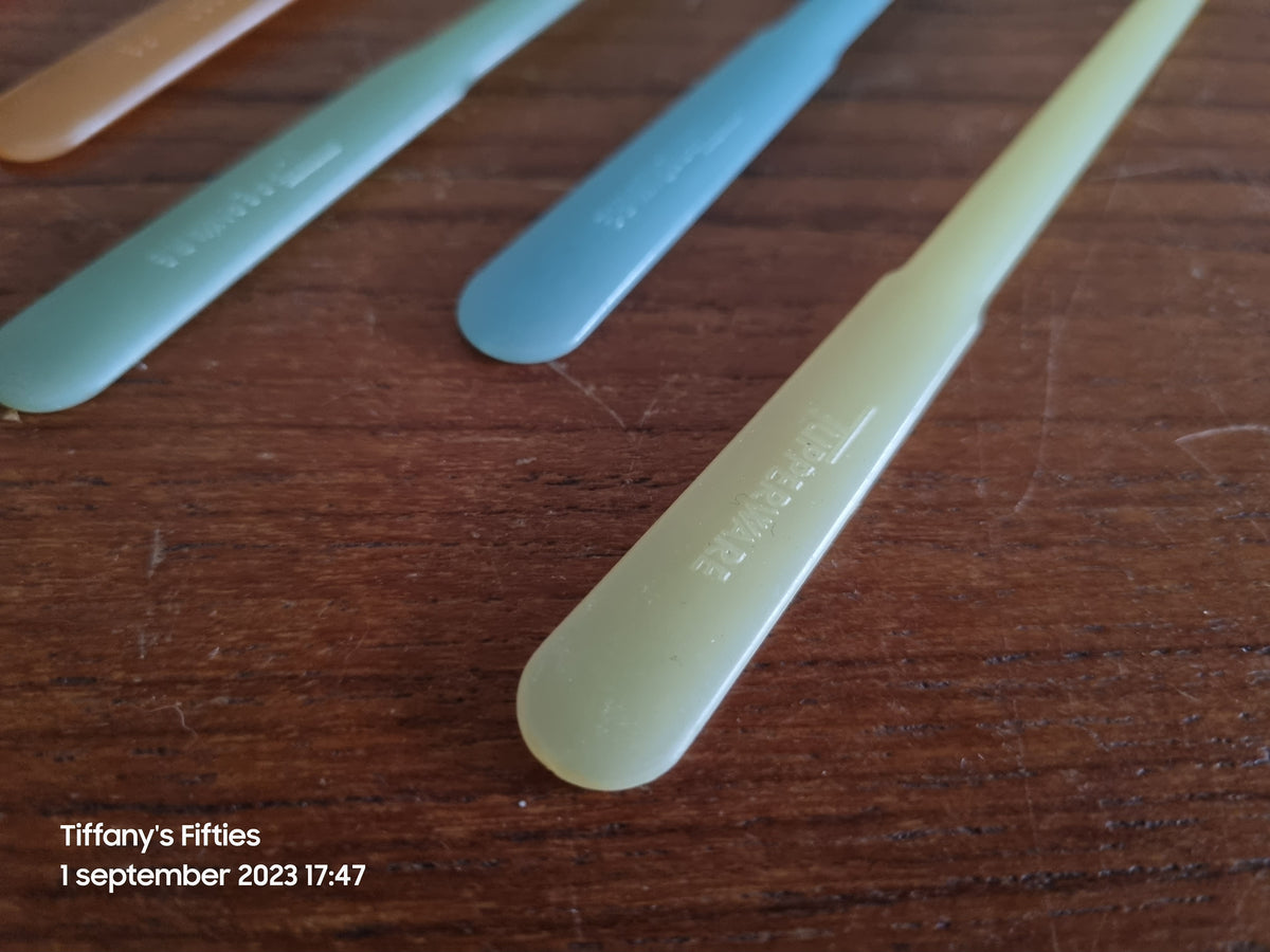 Pastel Tupperware "sporks"