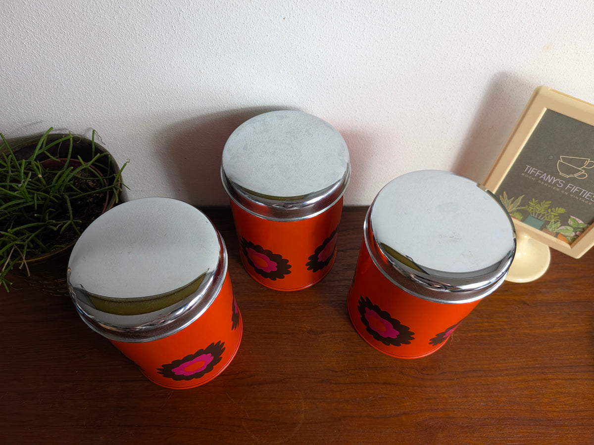 Oranje Brabantia voorraadblik met retro bloemendecor