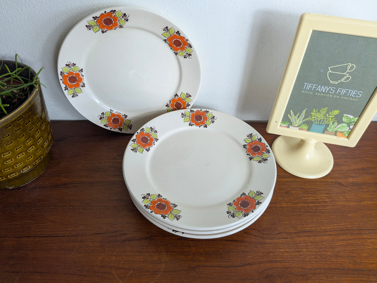Ontbijtbord DDR met retro oranje bloemendecor