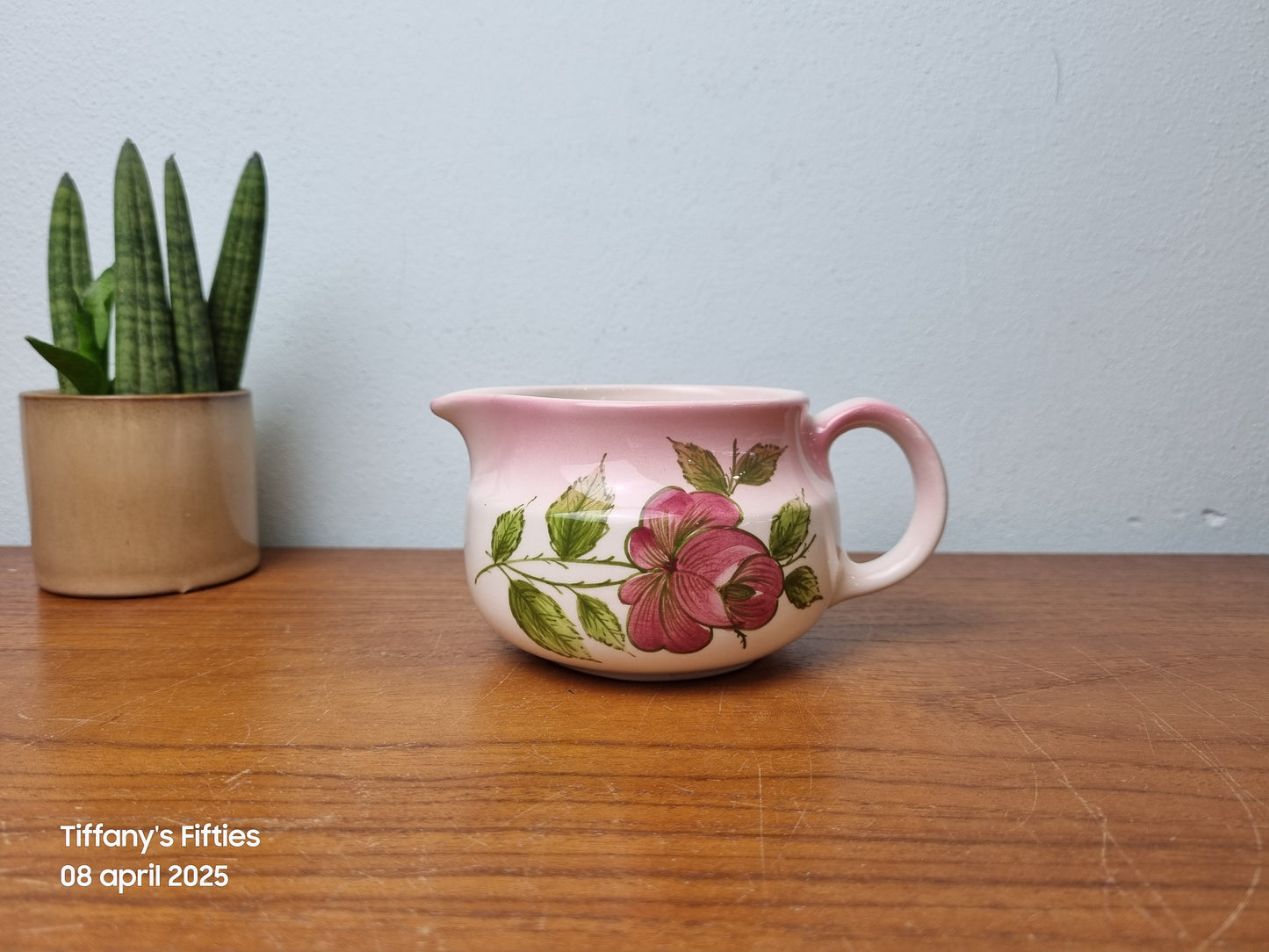 Melkkannetje Boch " Bercy" grote roos