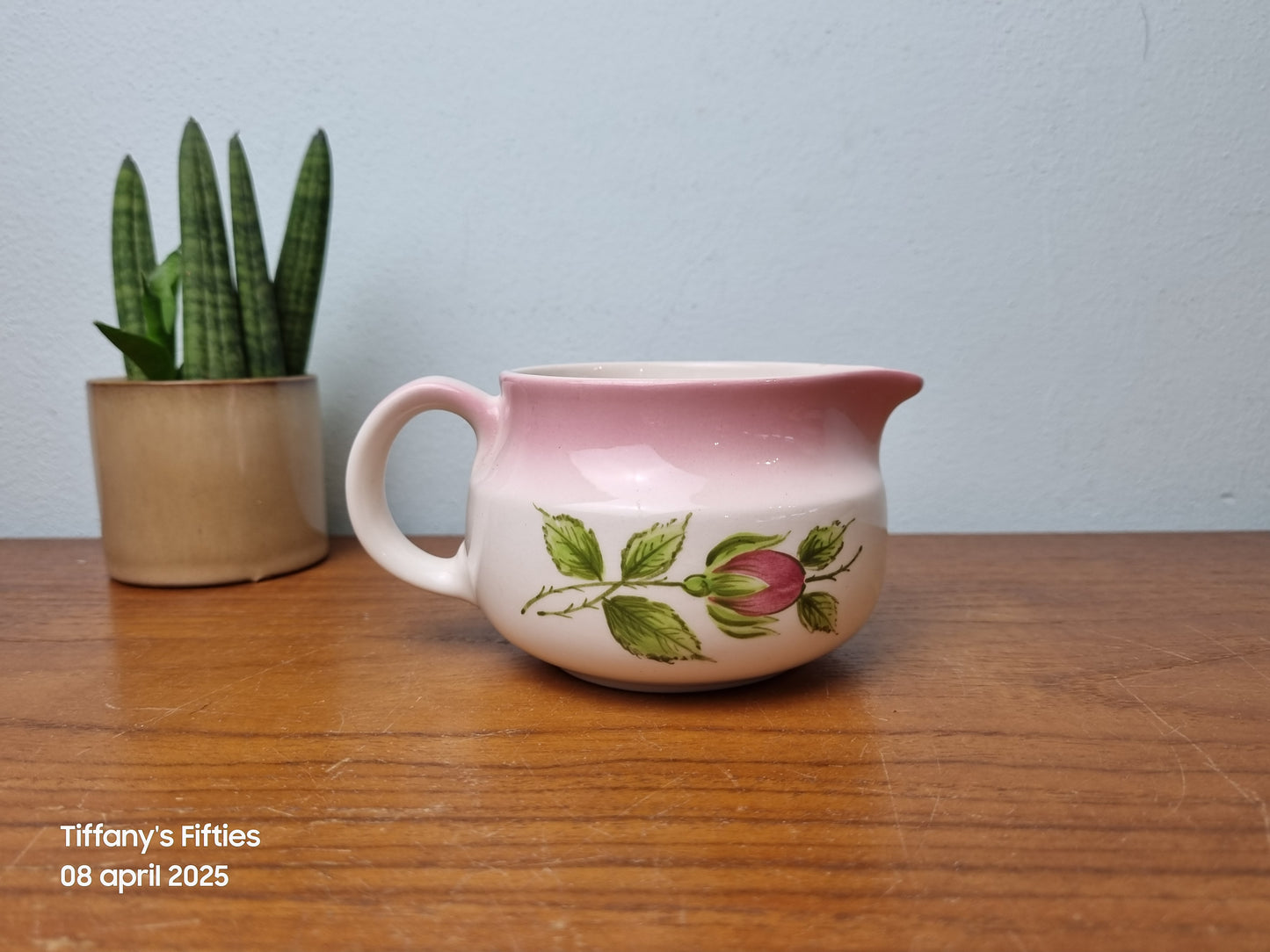 Melkkannetje Boch " Bercy" grote roos