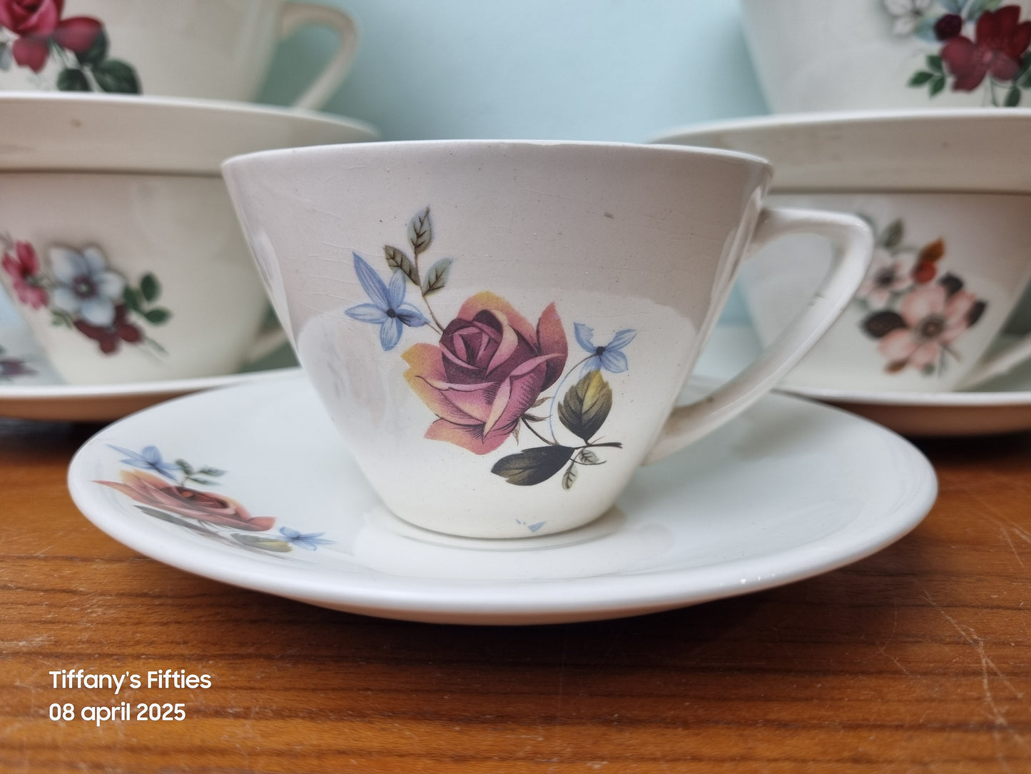 Kopje met schotel Boch " Miami" gebloemd