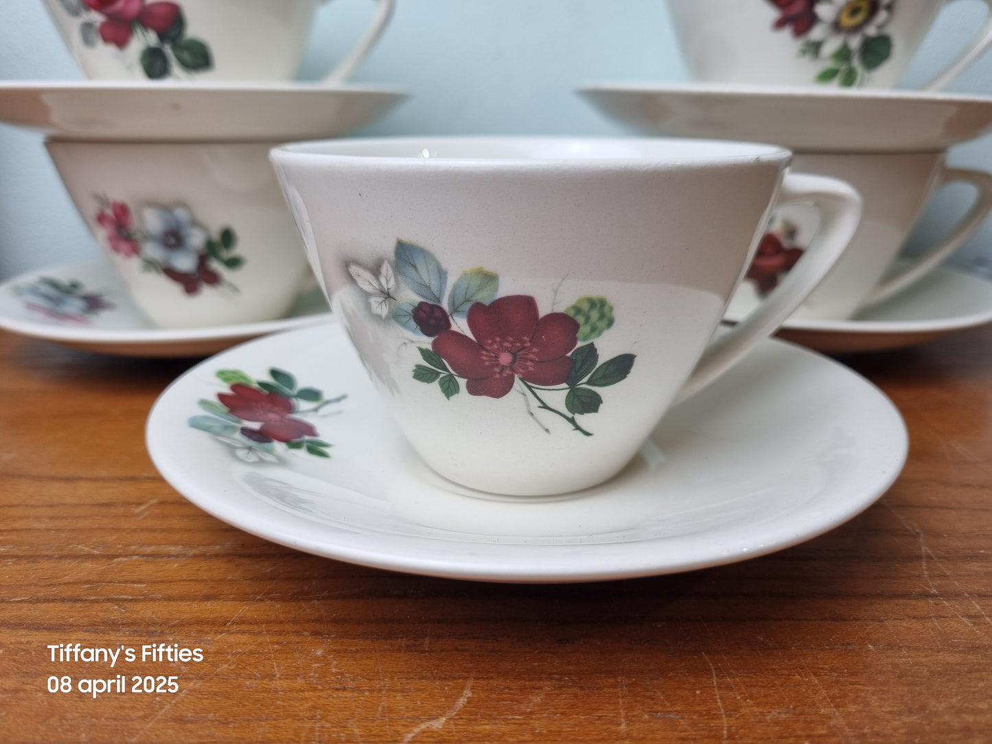 Kopje met schotel Boch " Miami" gebloemd