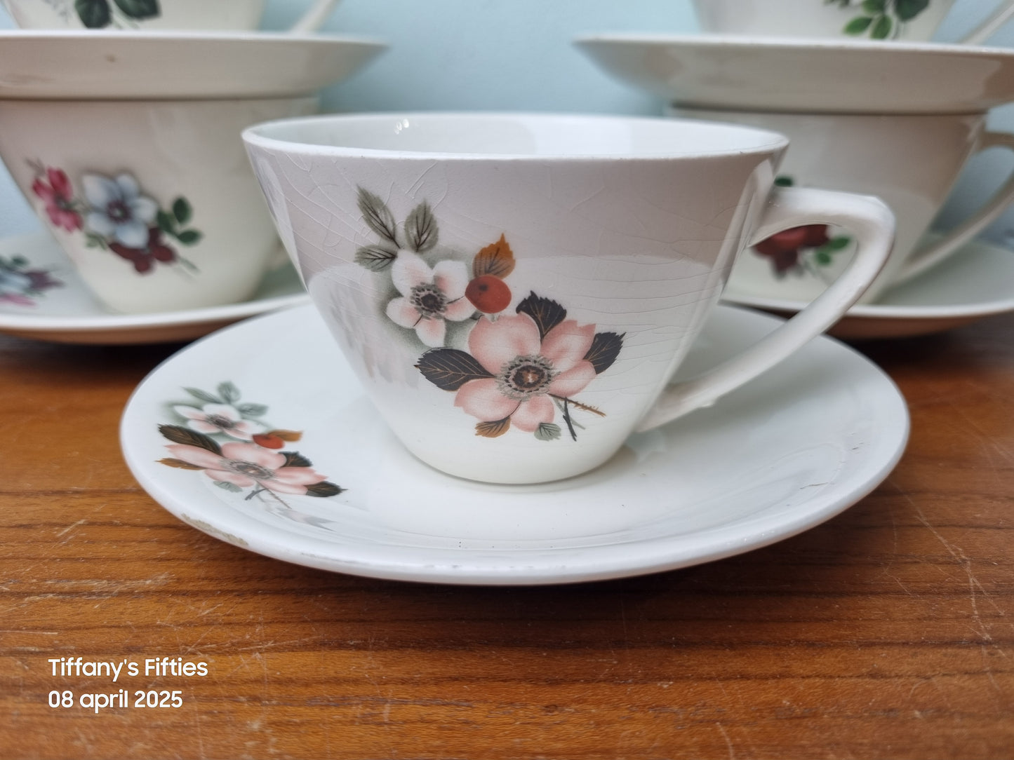 Kopje met schotel Boch " Miami" gebloemd