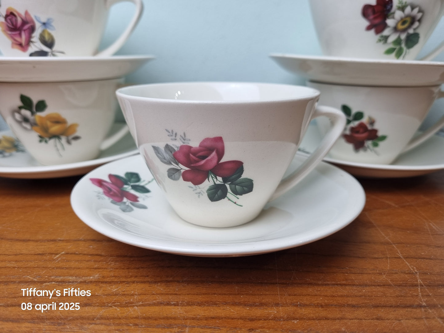 Kopje met schotel Boch " Miami" gebloemd