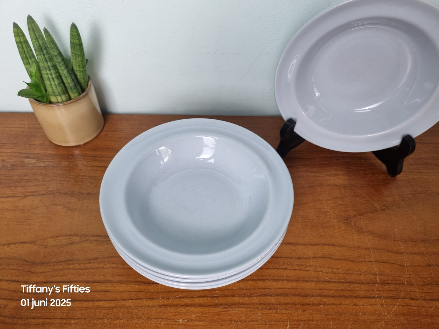 Schaaltjes Arabia Finland, lichtgrijs