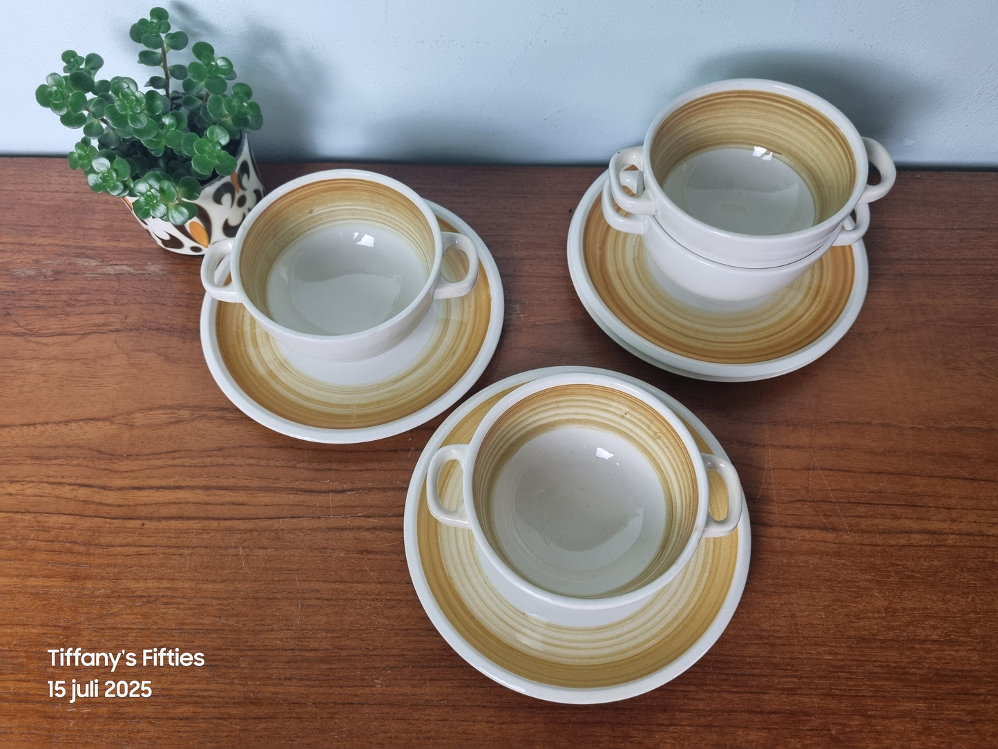 Soepkom-en-schotel Boch "Menuet" beige