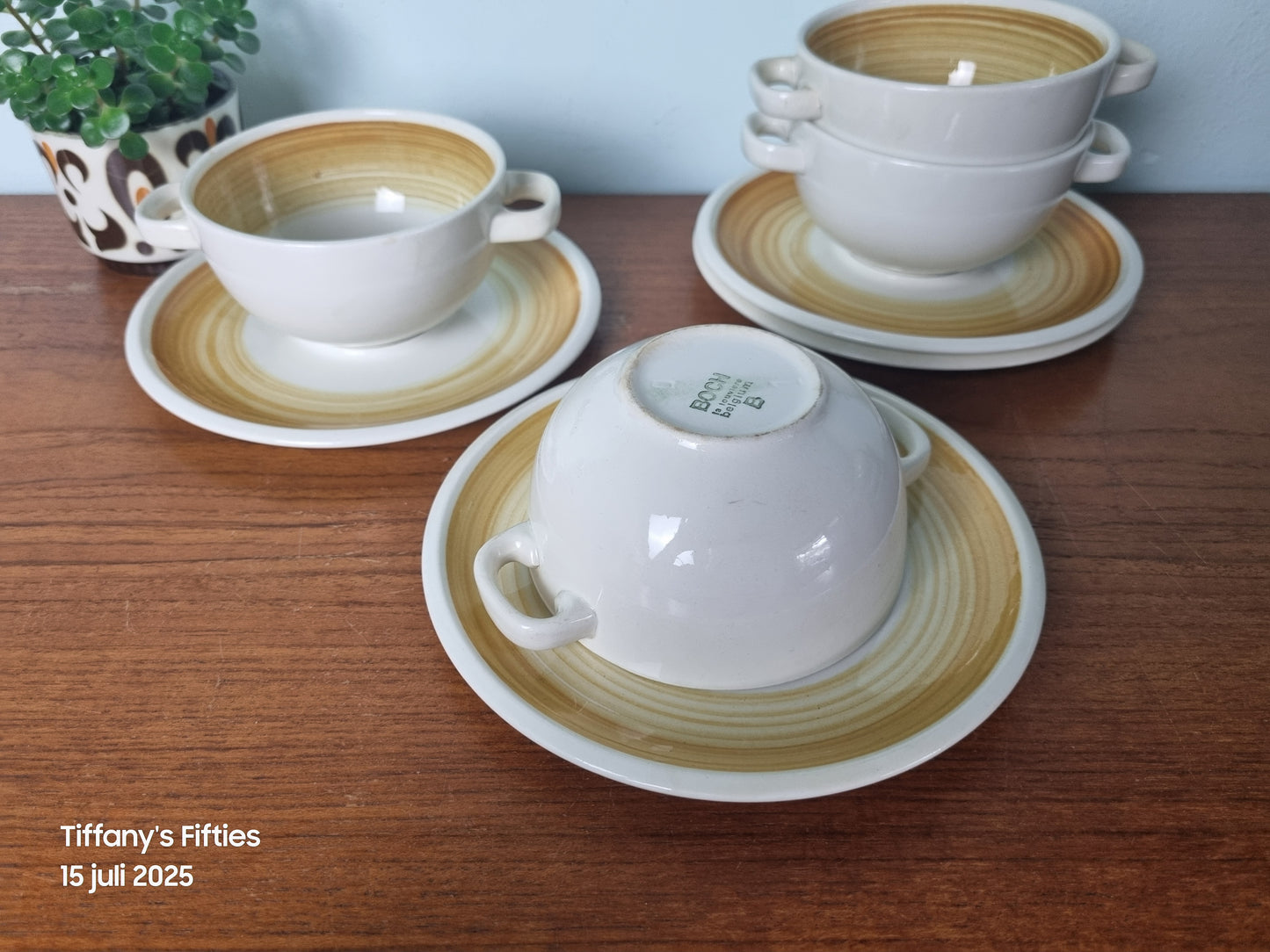 Soepkom-en-schotel Boch "Menuet" beige