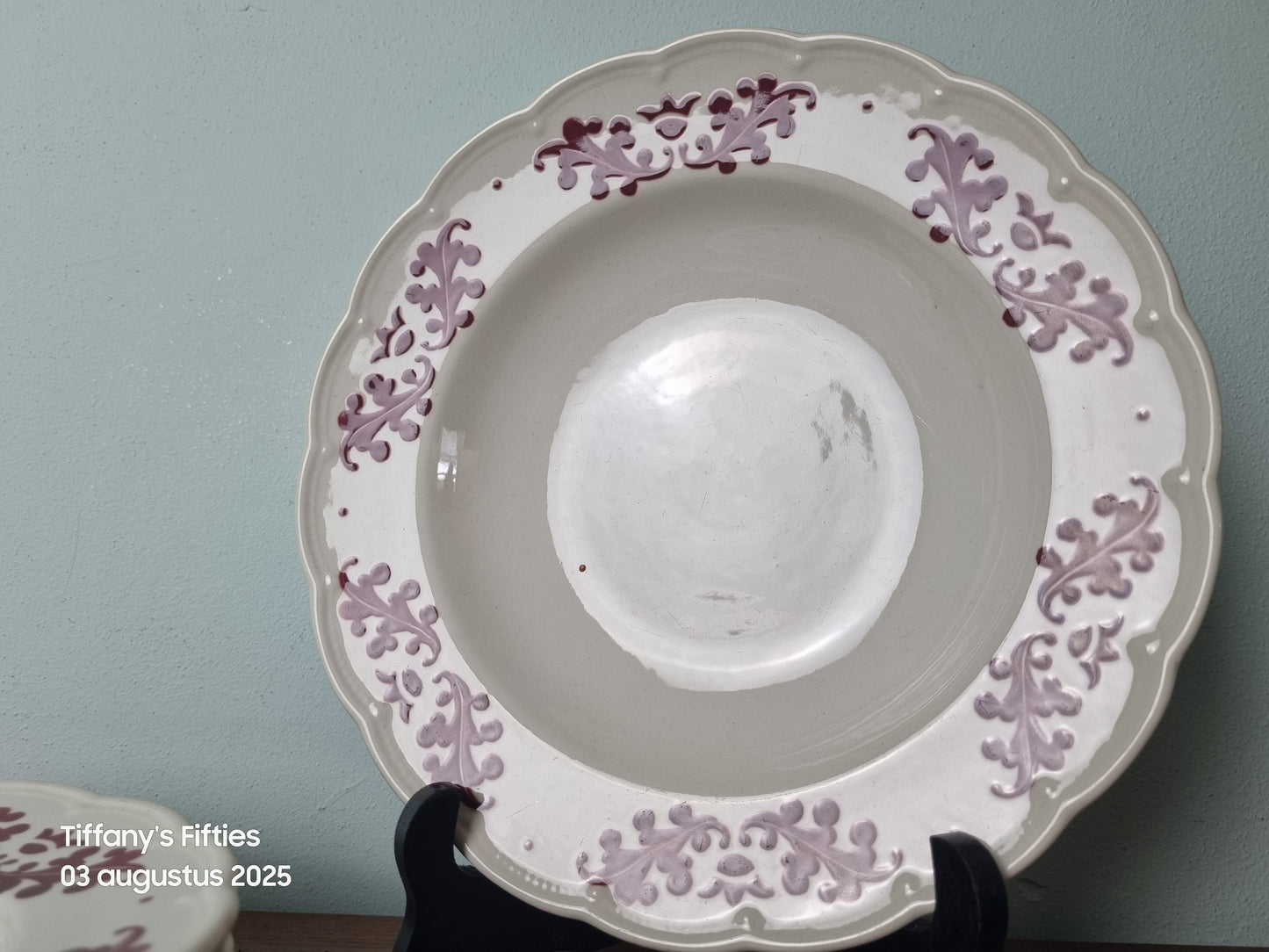 Diep bord Boch "Festival" Coronation rood