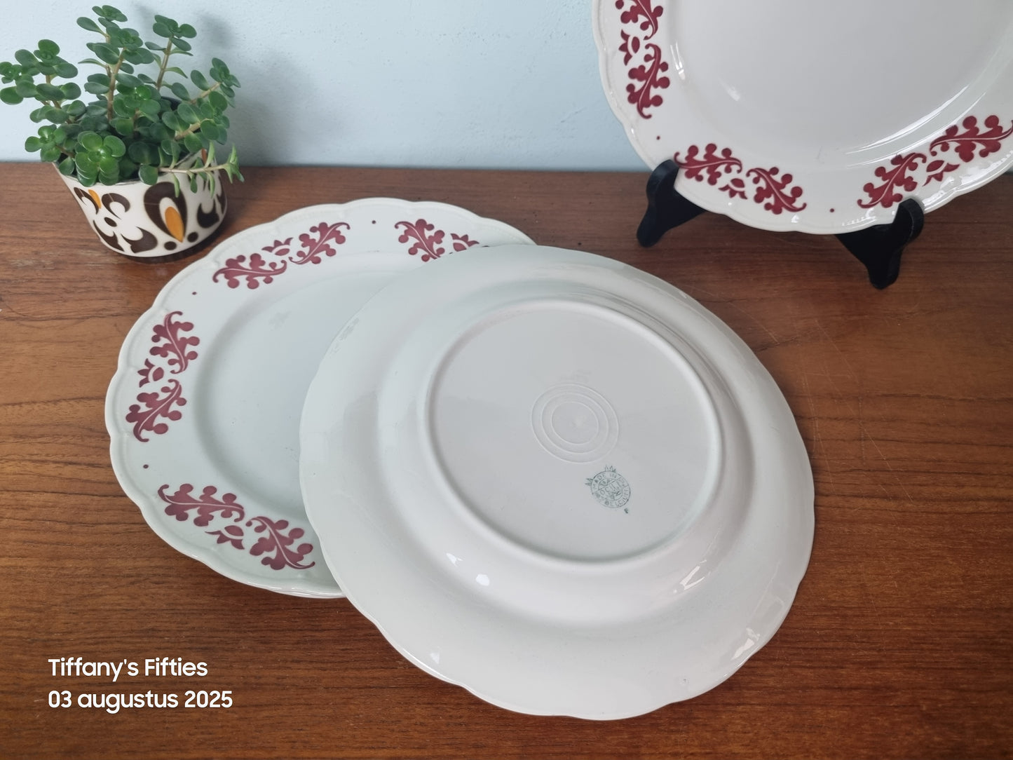 Dinerbord Boch "Festival" Coronation rood