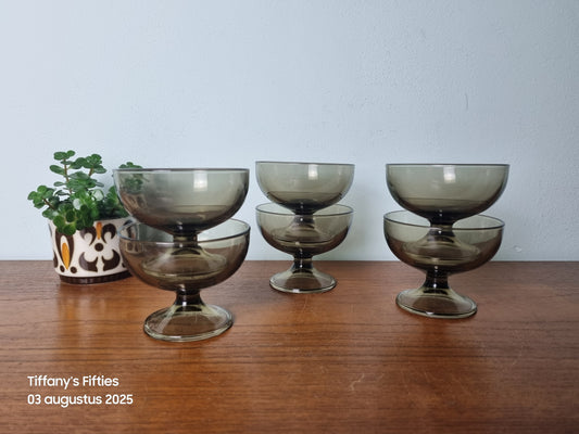 Rookglas ijscoupe op voet