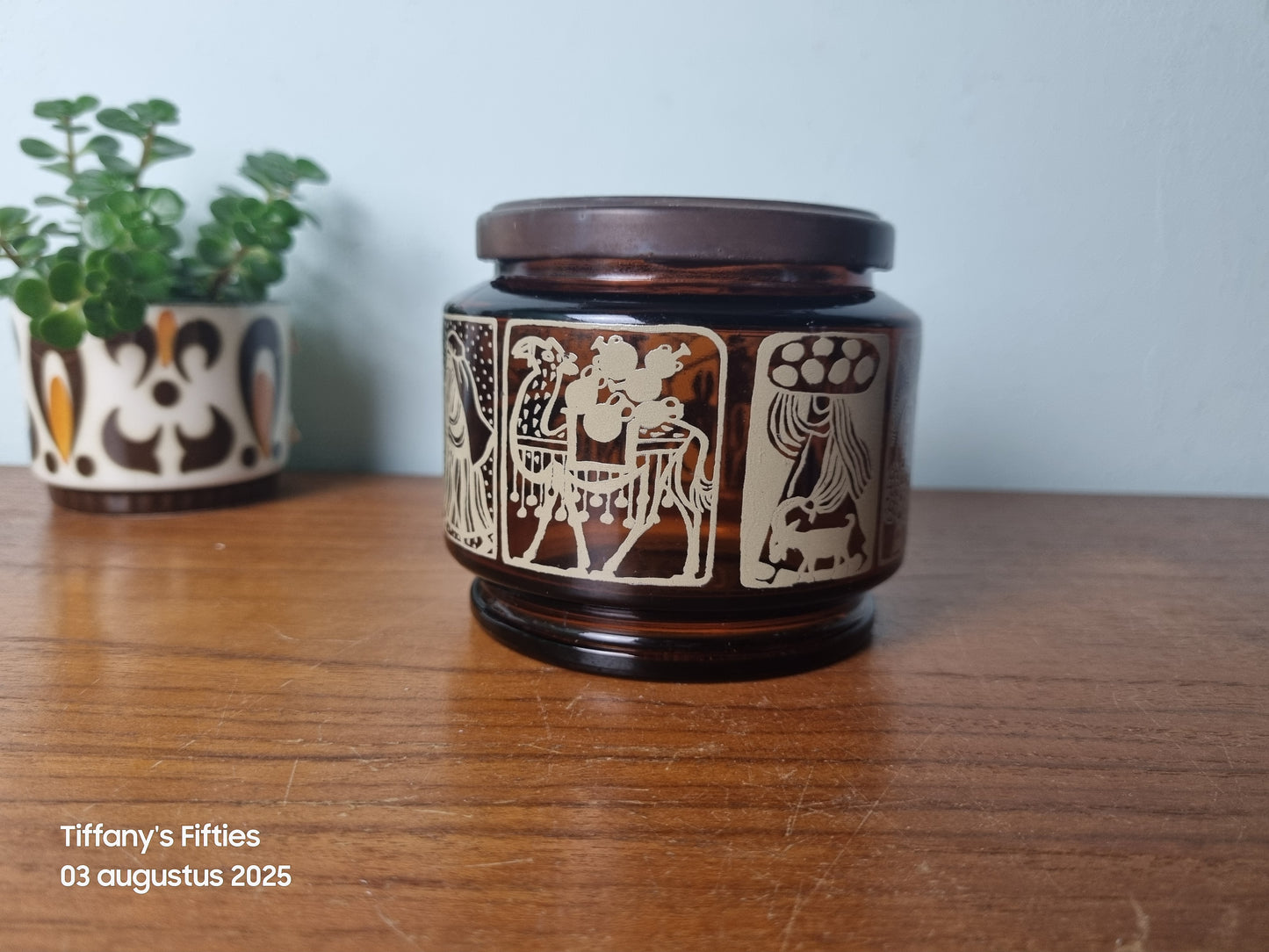 Glazen potje met Egyptische taferelen