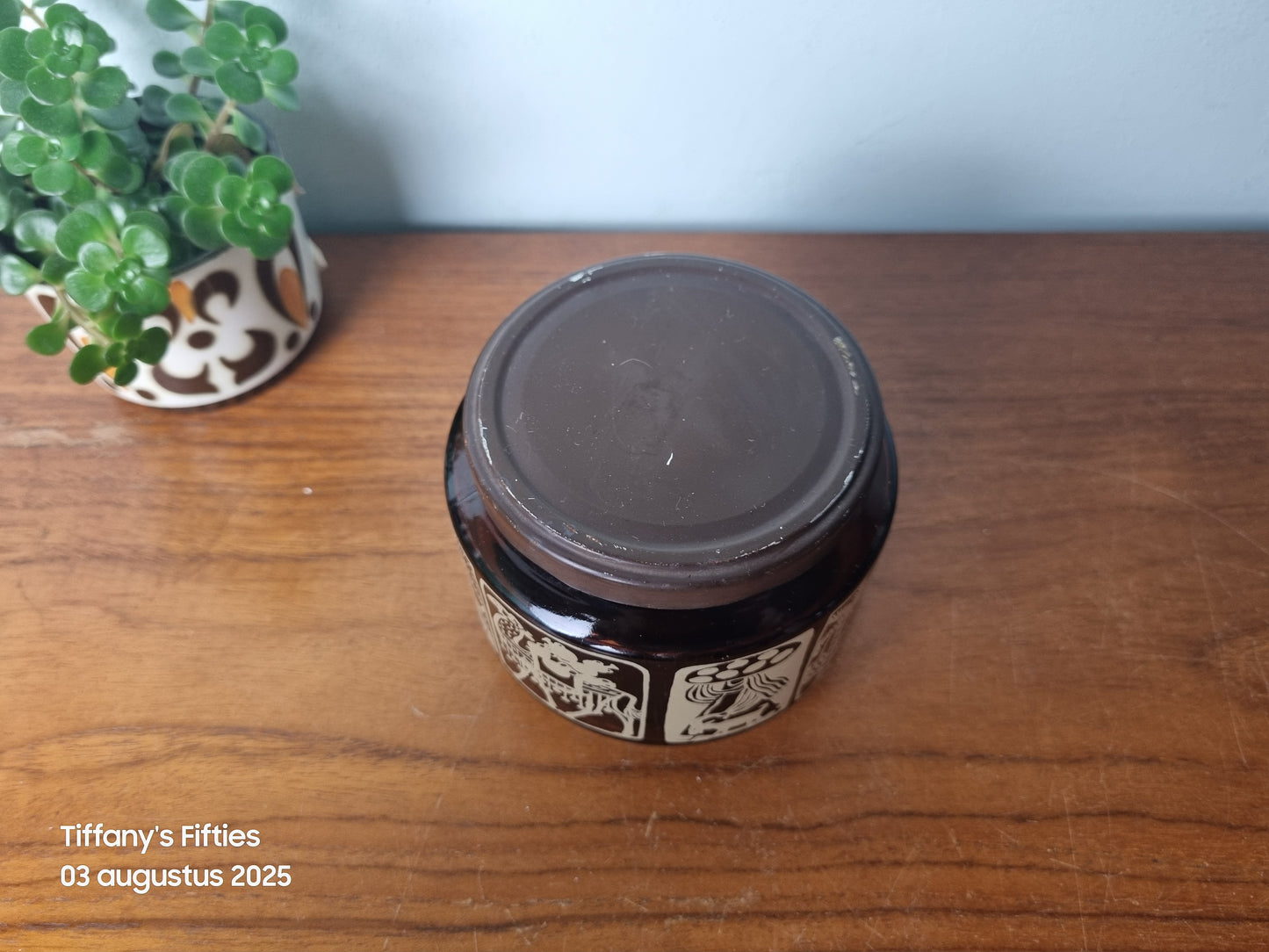 Glazen potje met Egyptische taferelen