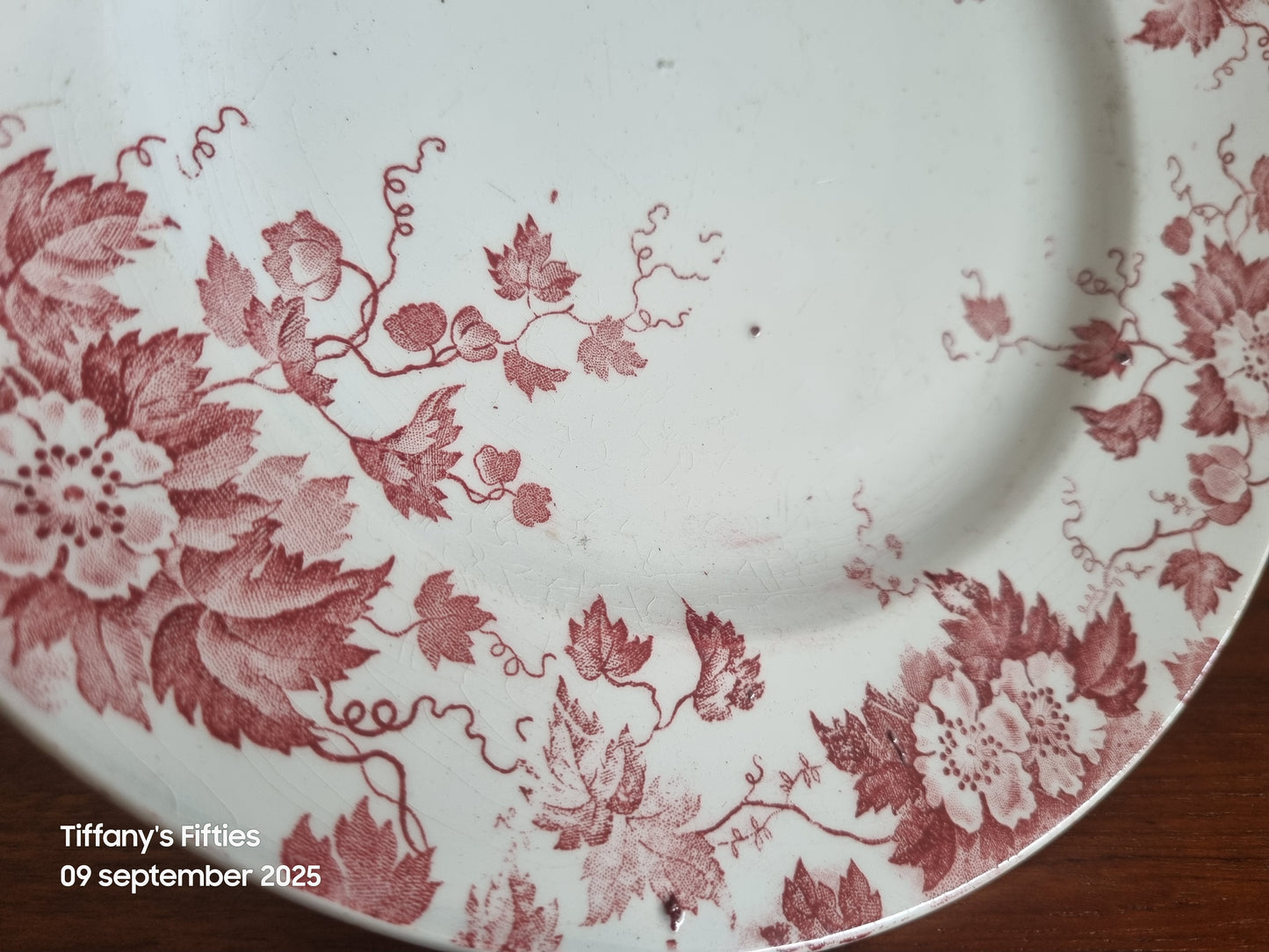 Taartschotel St Amand rode bloemen