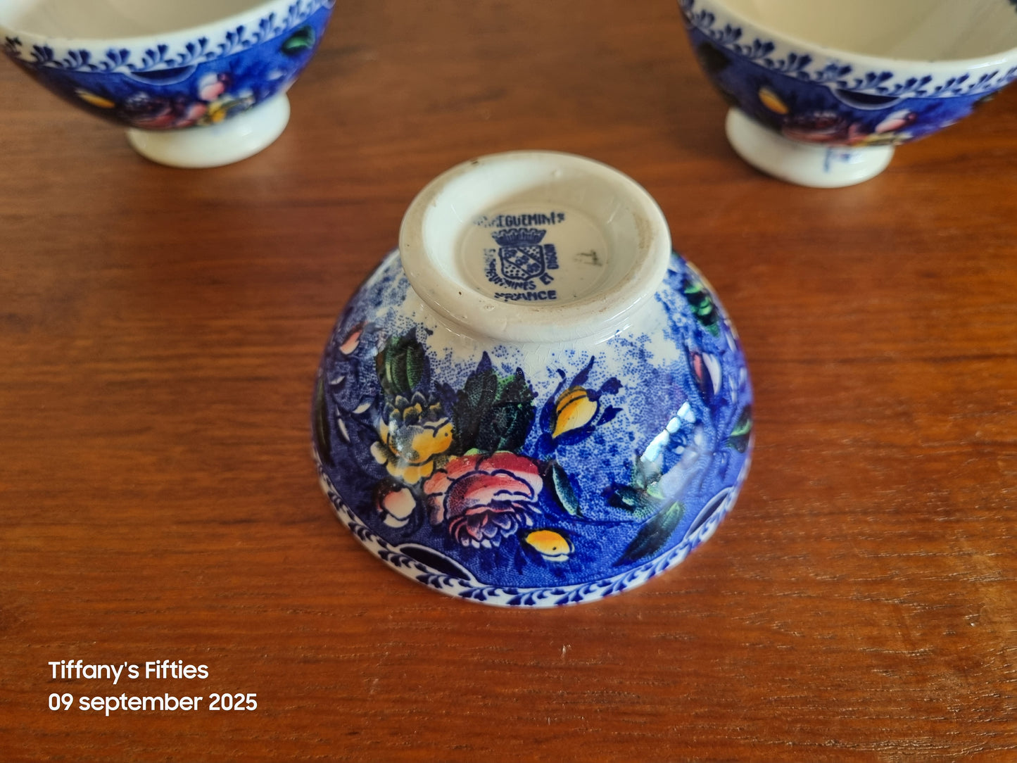 Spoelkommetje Sarreguemines blauw decor met bloemen