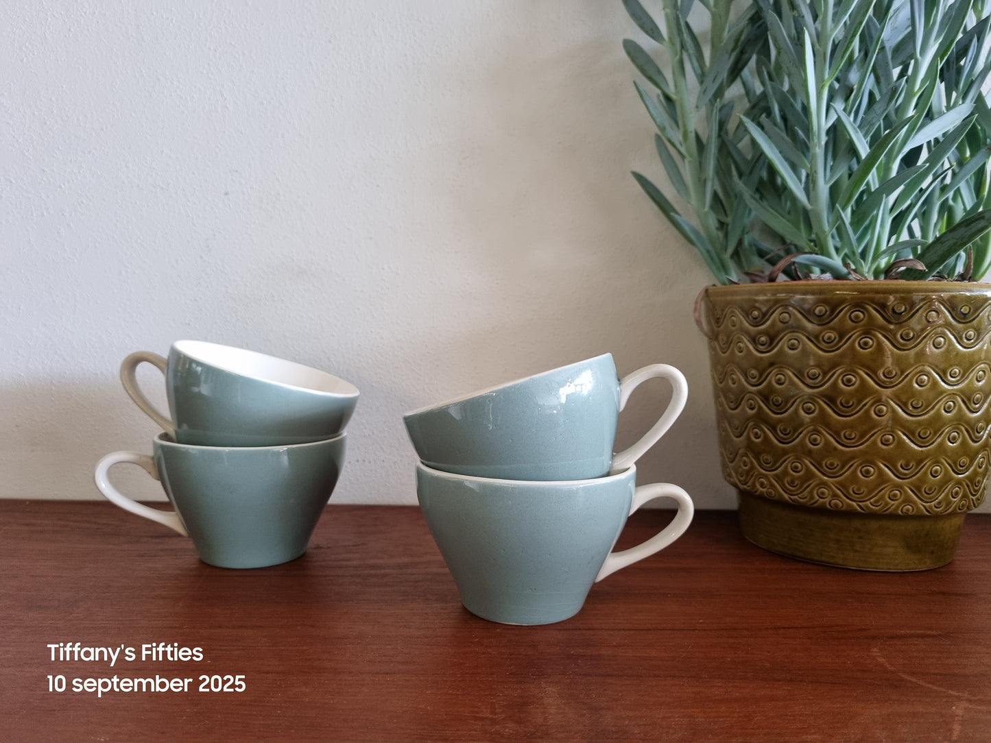 Set 4 kopjes DDR grijsgroen