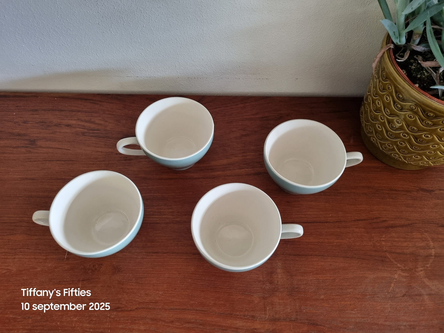 Set 4 kopjes DDR grijsgroen