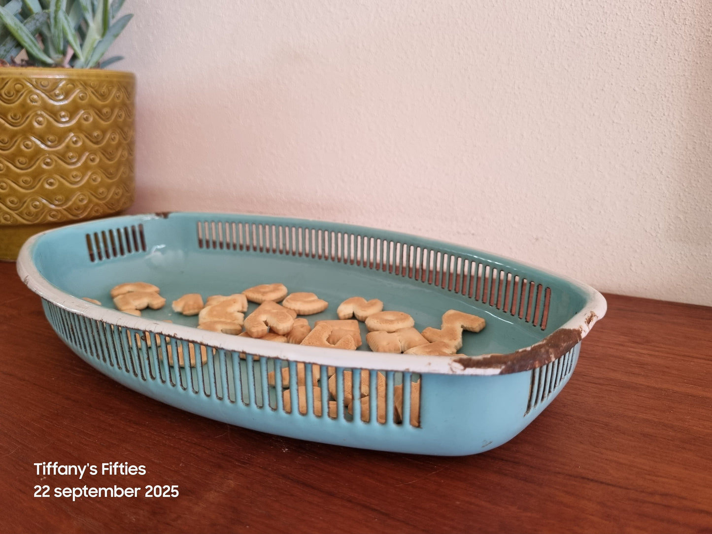 Emaille vintage broodmandje pastelgroen