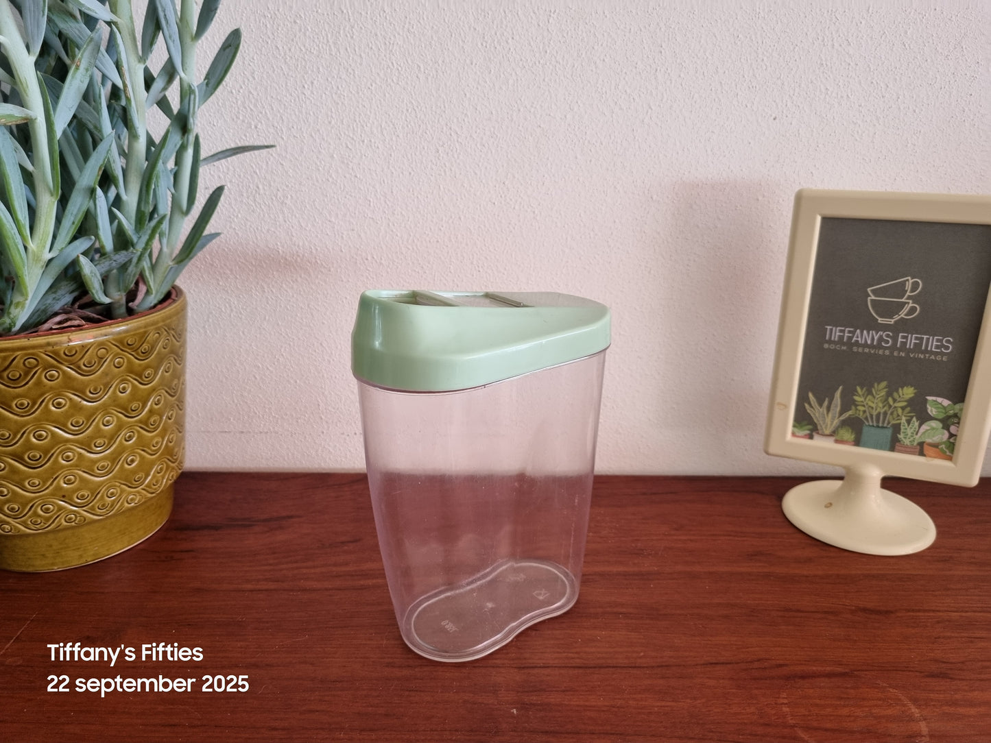 Kunststof voorraadbus lichtgroen