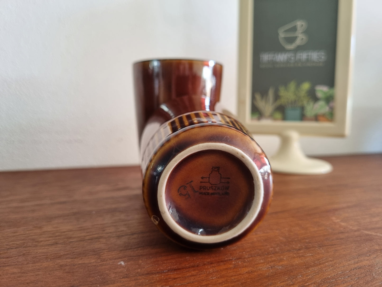 Bruine beker Pruszkow