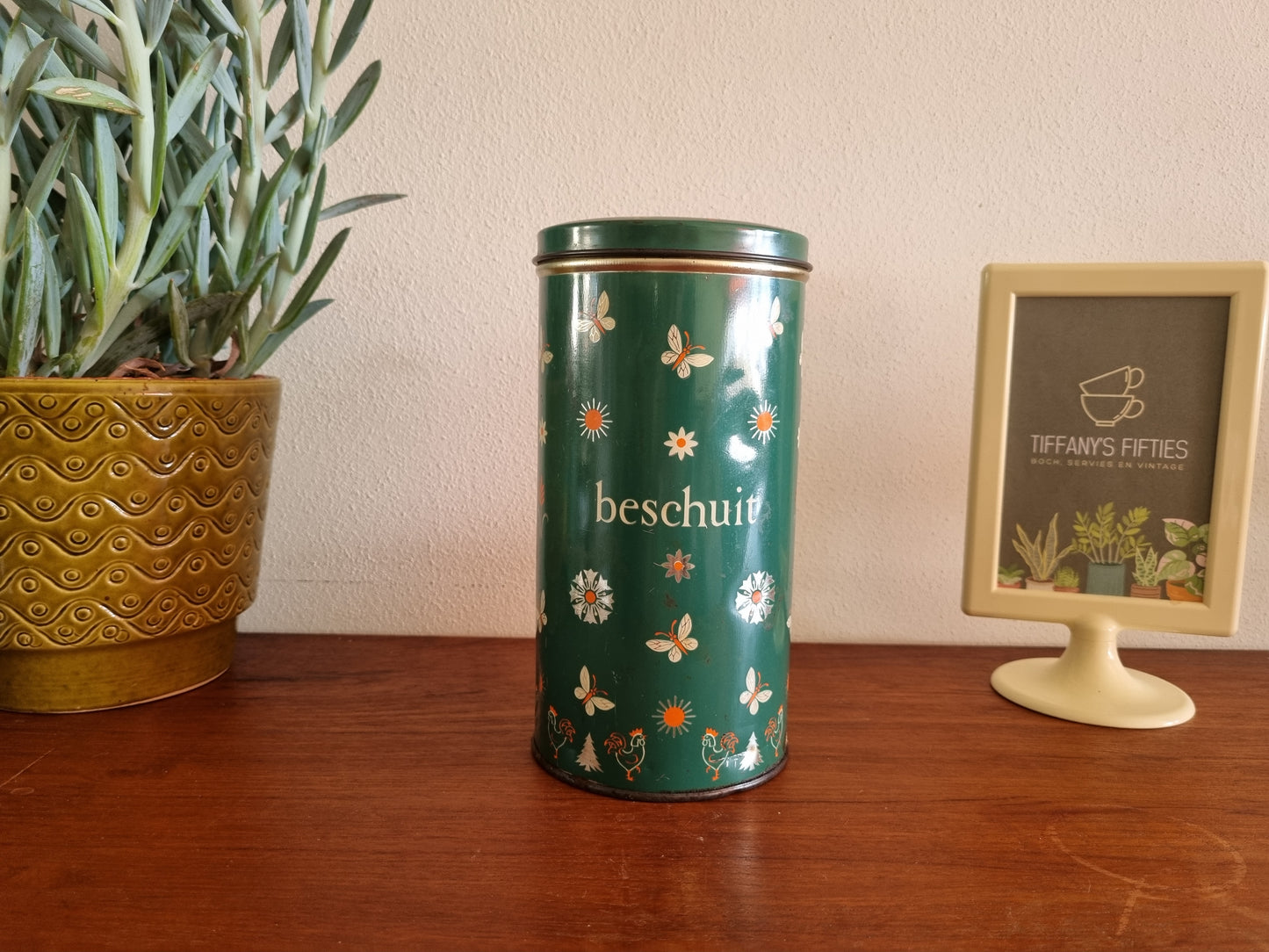 Vintage beschuitbus groen met bloemen en vlinders