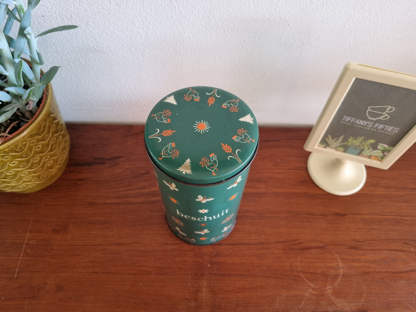 Vintage beschuitbus groen met bloemen en vlinders