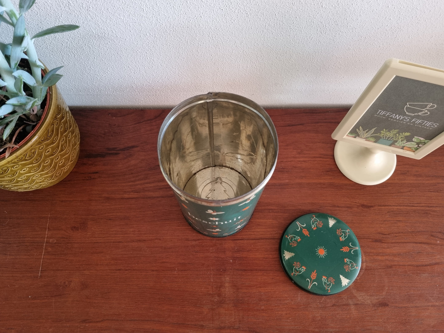 Vintage beschuitbus groen met bloemen en vlinders