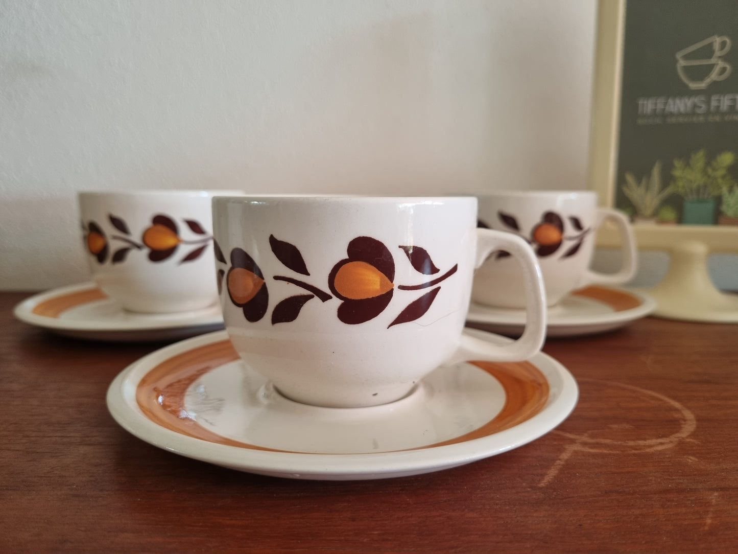 Kop-en-schotel Boch "Menuet" bruin-oranje bloemen