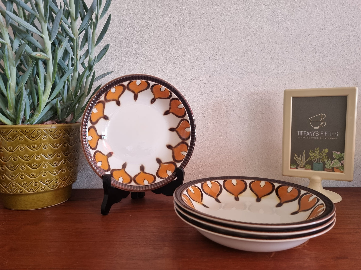 Diep bord Boch "Menuet" Mosquee oranje