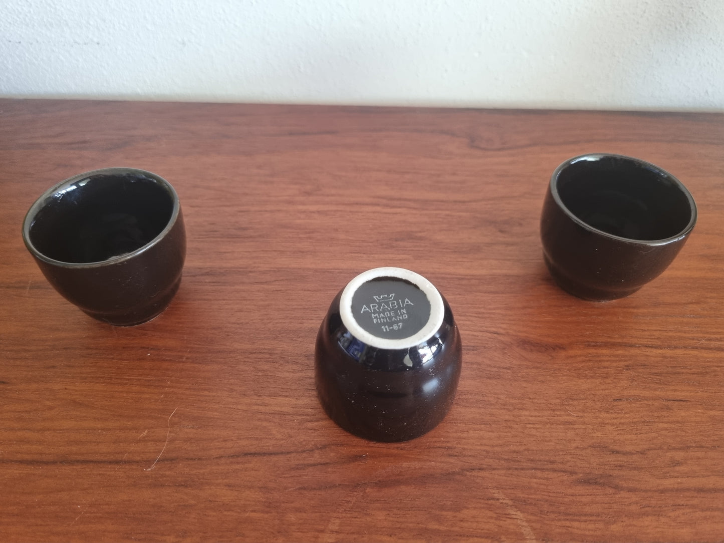 Eierdopje Arabia Finland donkerbruin-zwart