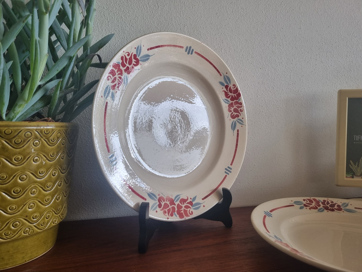 Dinerbord Boch rood-en-blauwe bloemen