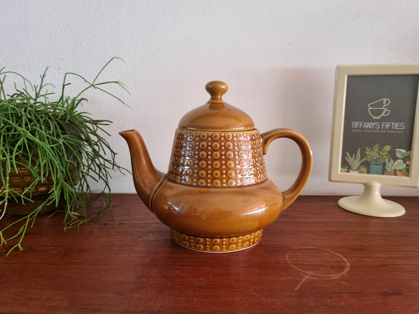 Theepot Tulowice karamel met relief stippen