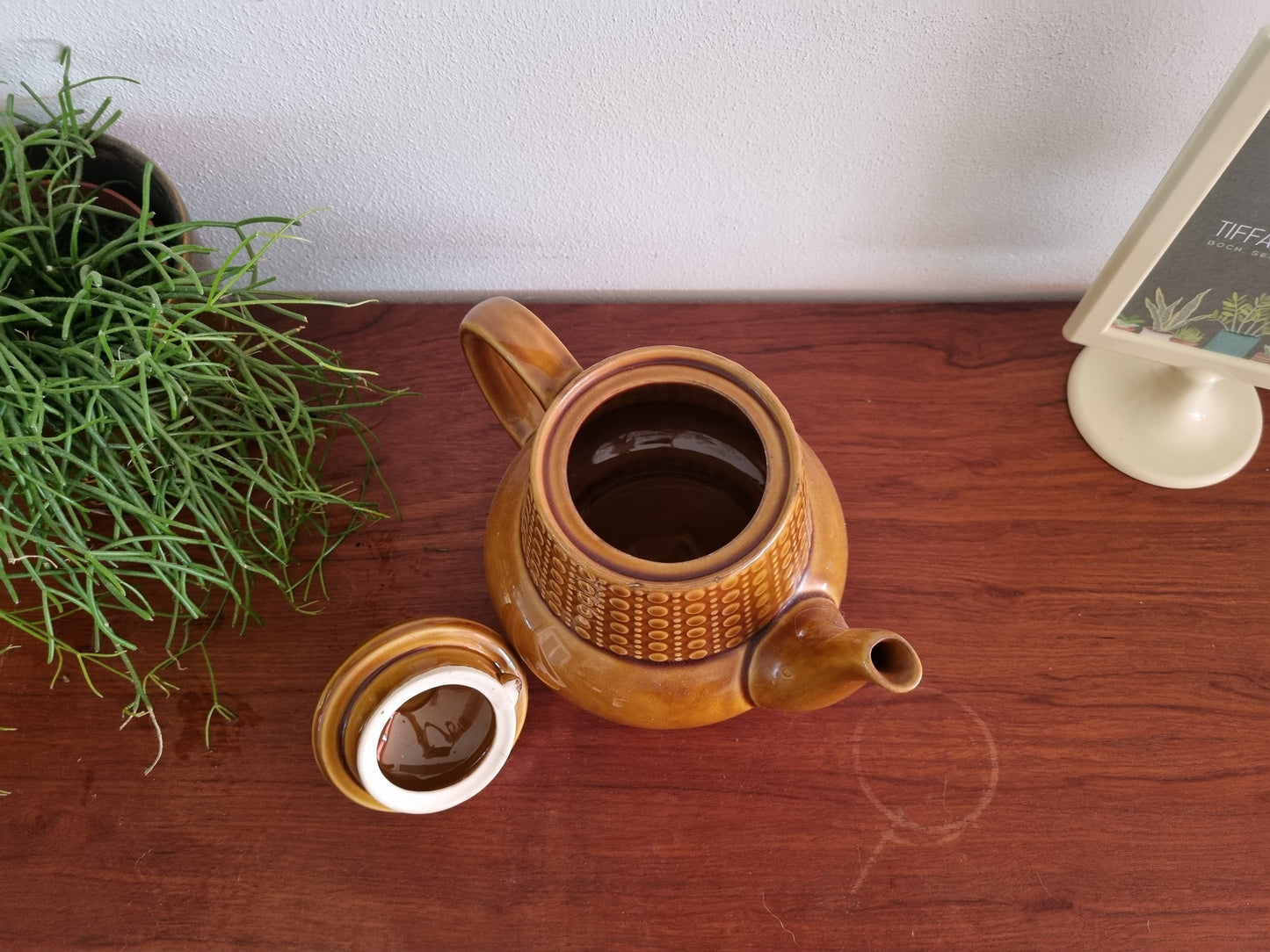Theepot Tulowice karamel met relief stippen
