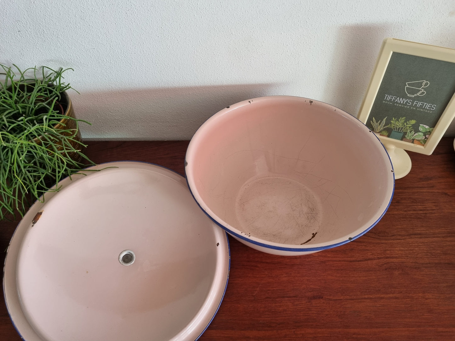 Emaille schaal met deksel pastelroze