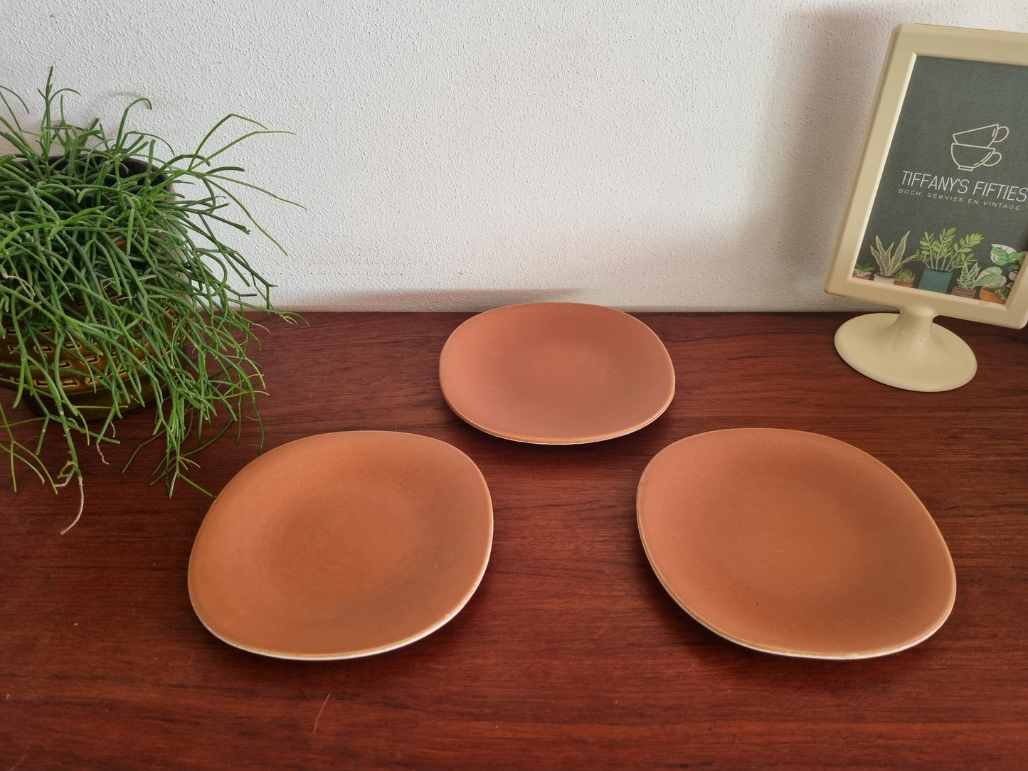 Klein bordje Boch Satiné oker