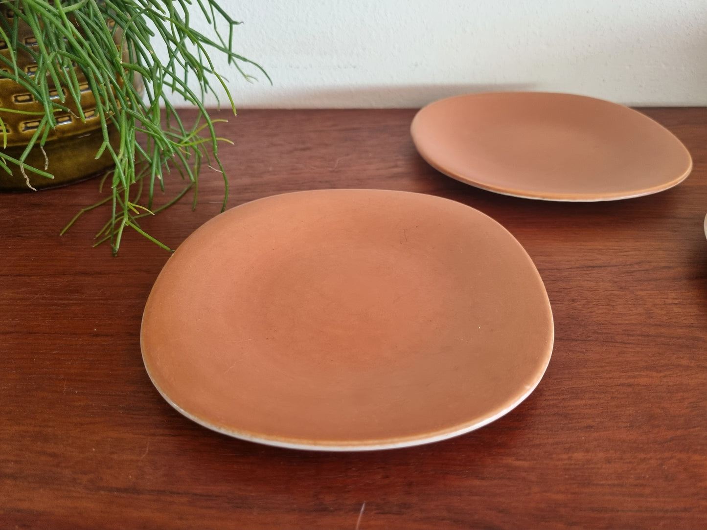 Klein bordje Boch Satiné oker