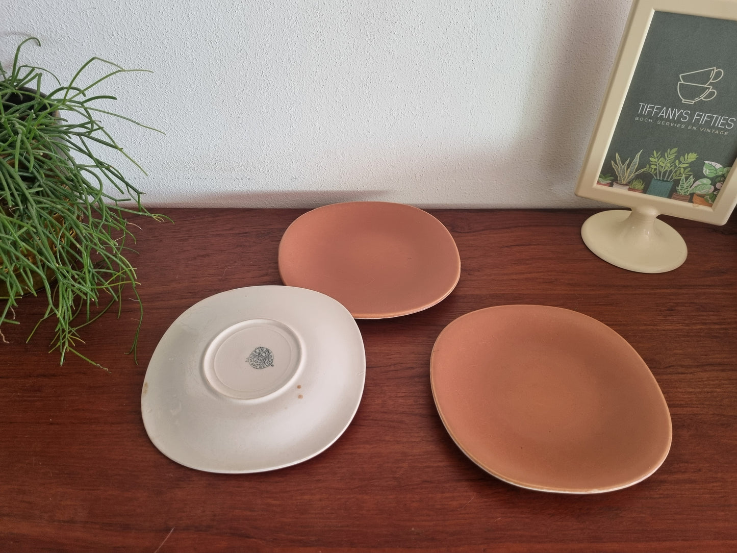 Klein bordje Boch Satiné oker