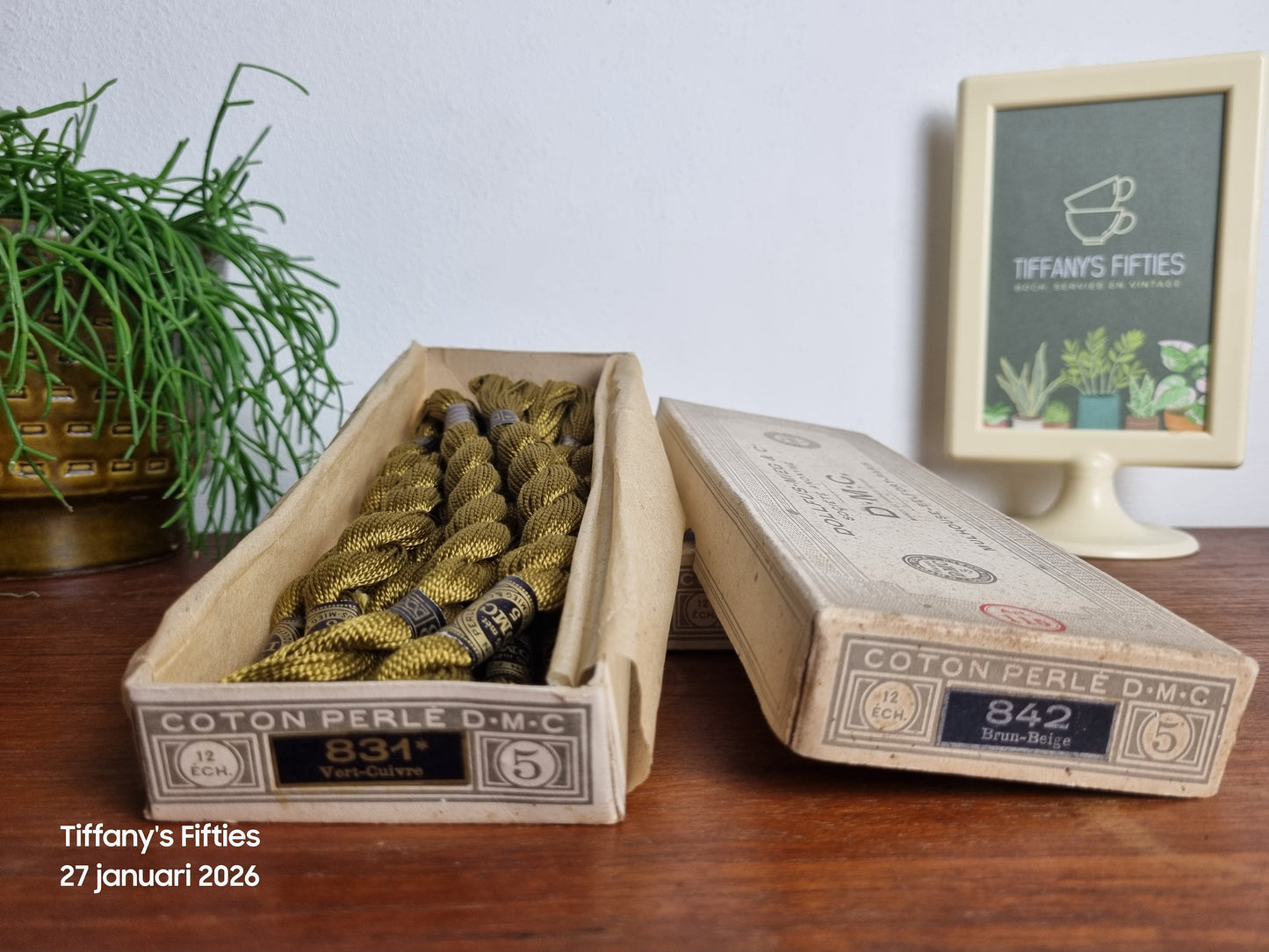 Vintage DMC Coton Perlé borduurgaren Vert-Olive nr. 831 – originele doos