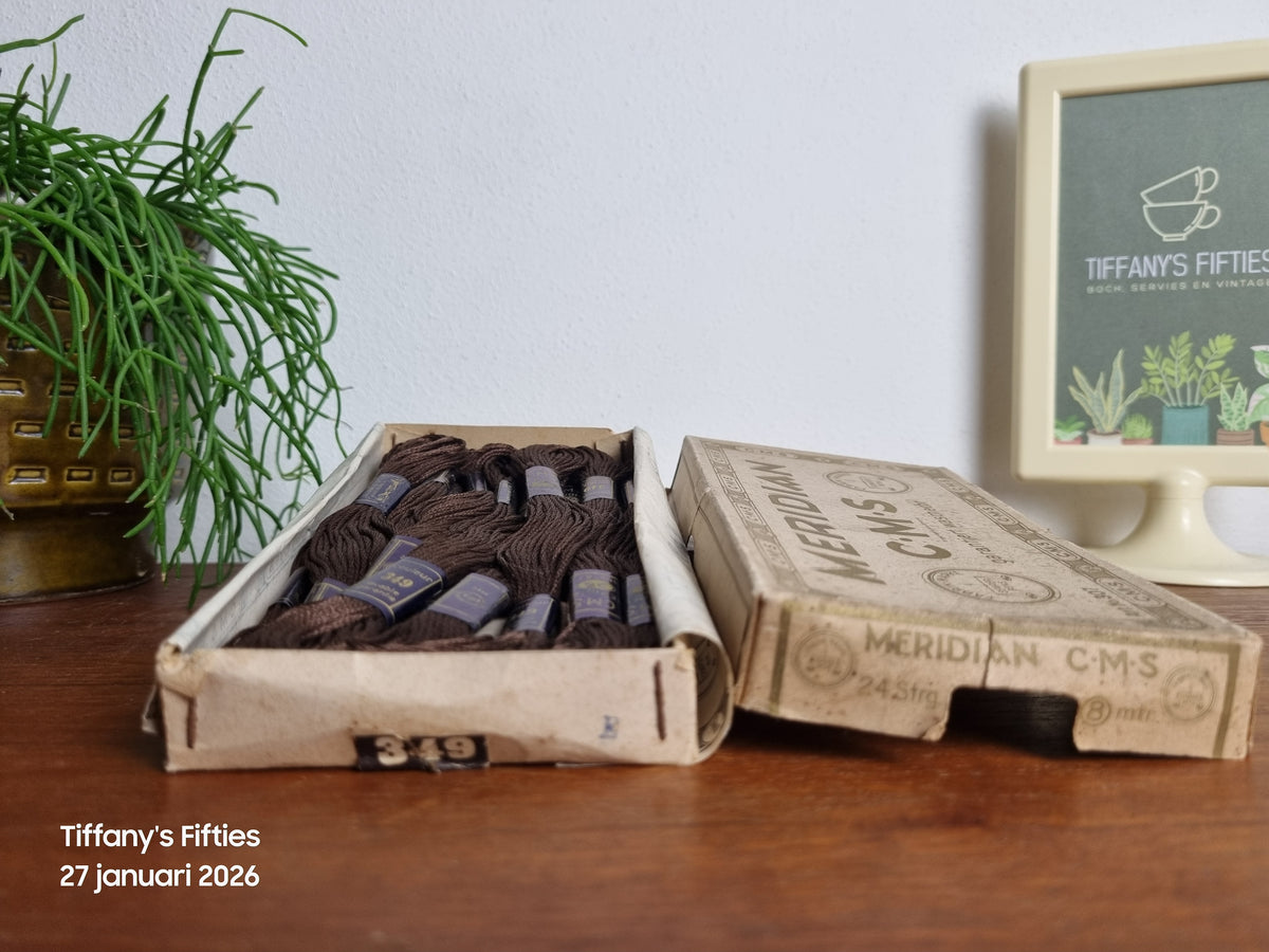 Vintage Meridian C.M.S. borduurgaren donkerbruin 349 – originele doos