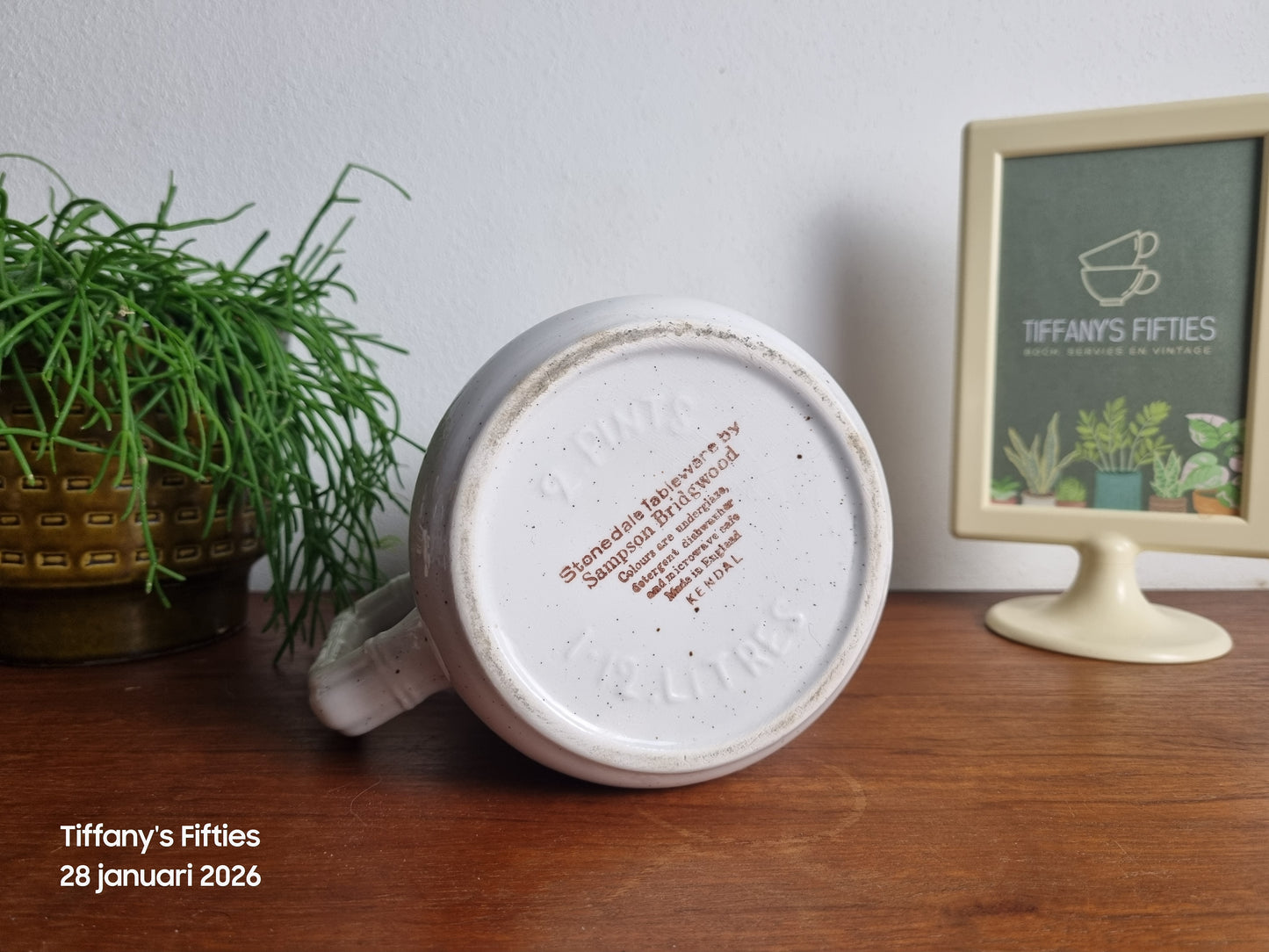 Schenkkan Bridgwood oranje bloem